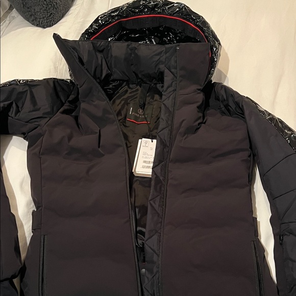 Elegant Black Puffer Jacket for Women